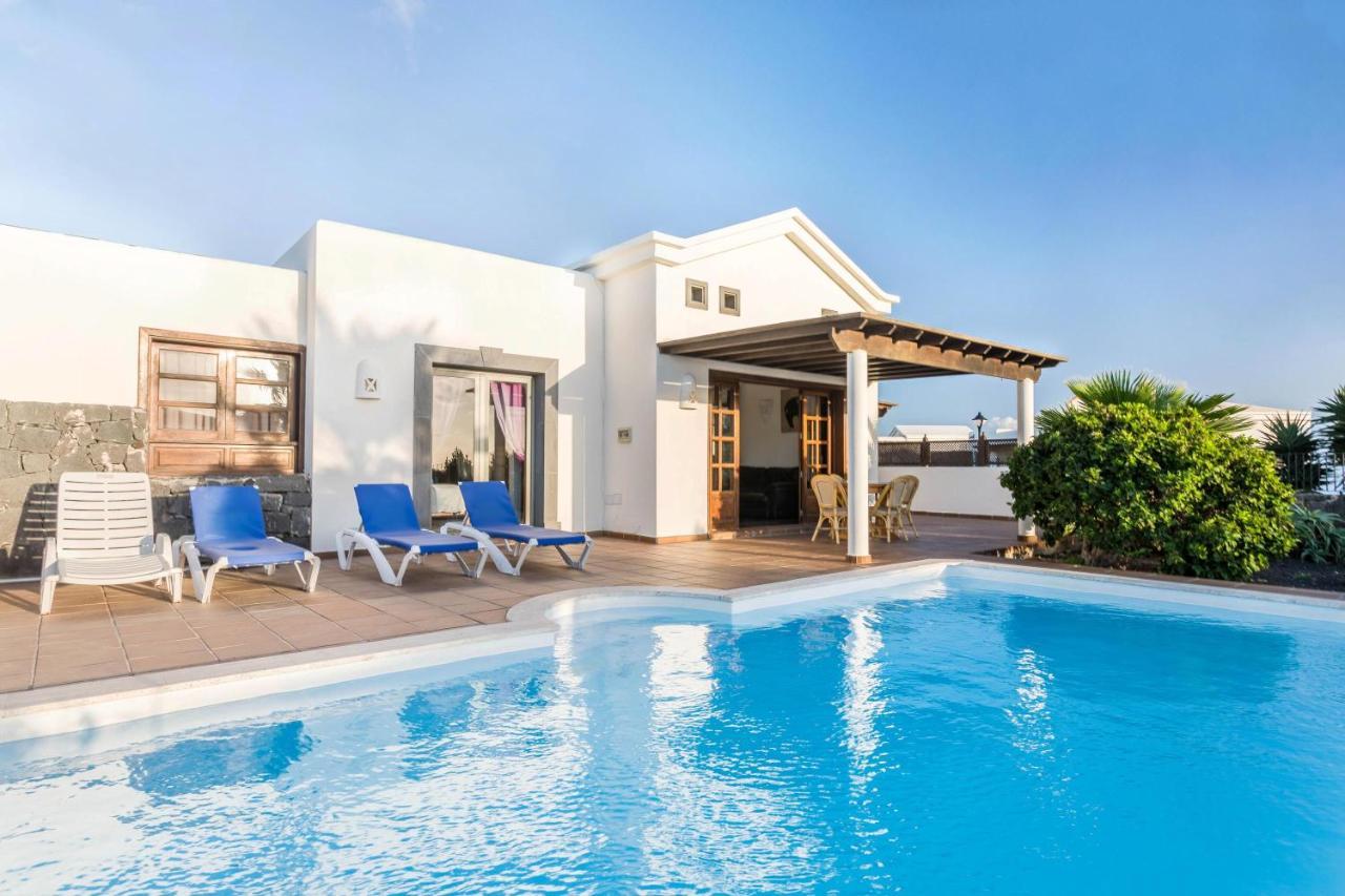Villa Tania Плая Бланка Екстериор снимка