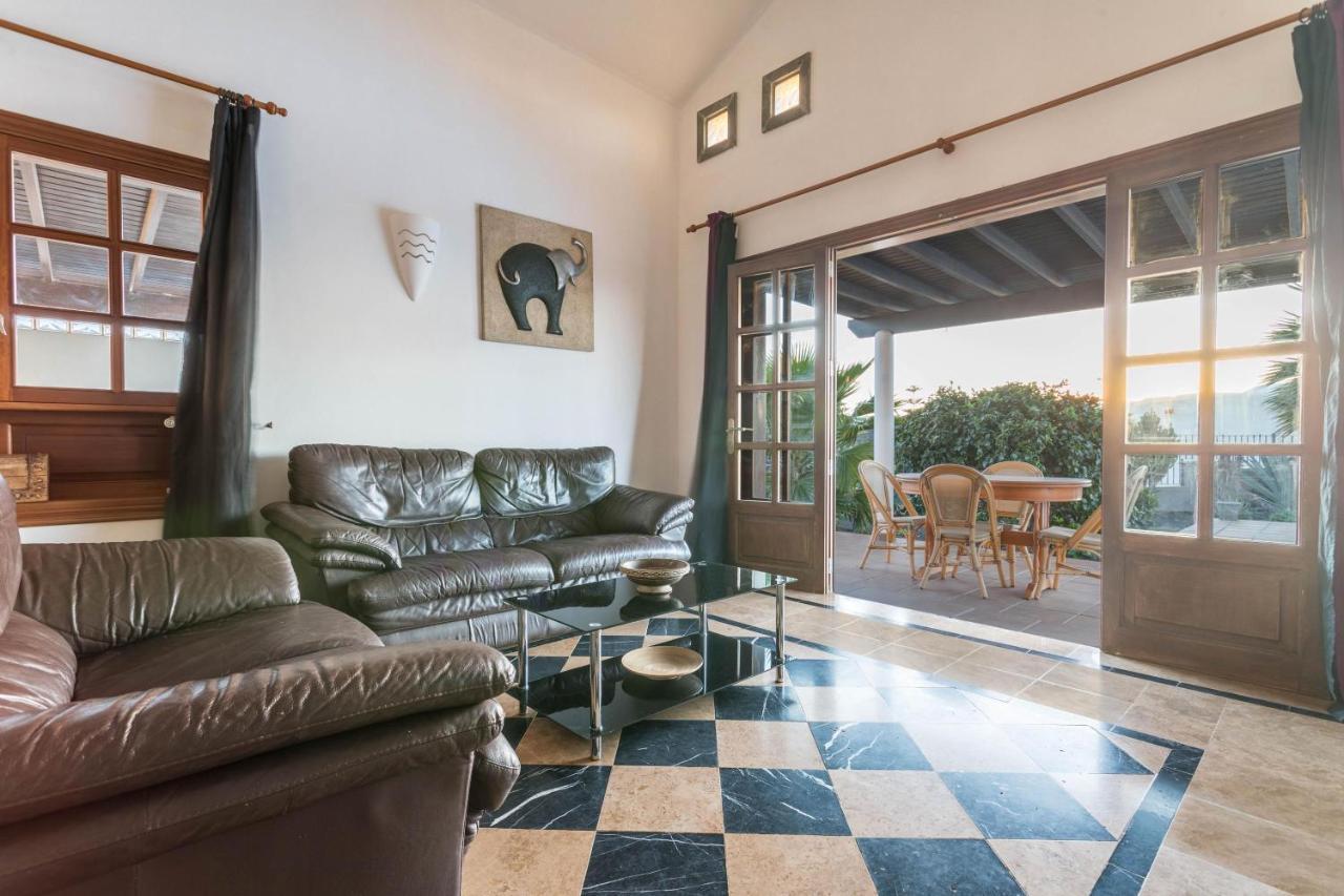 Villa Tania Плая Бланка Екстериор снимка